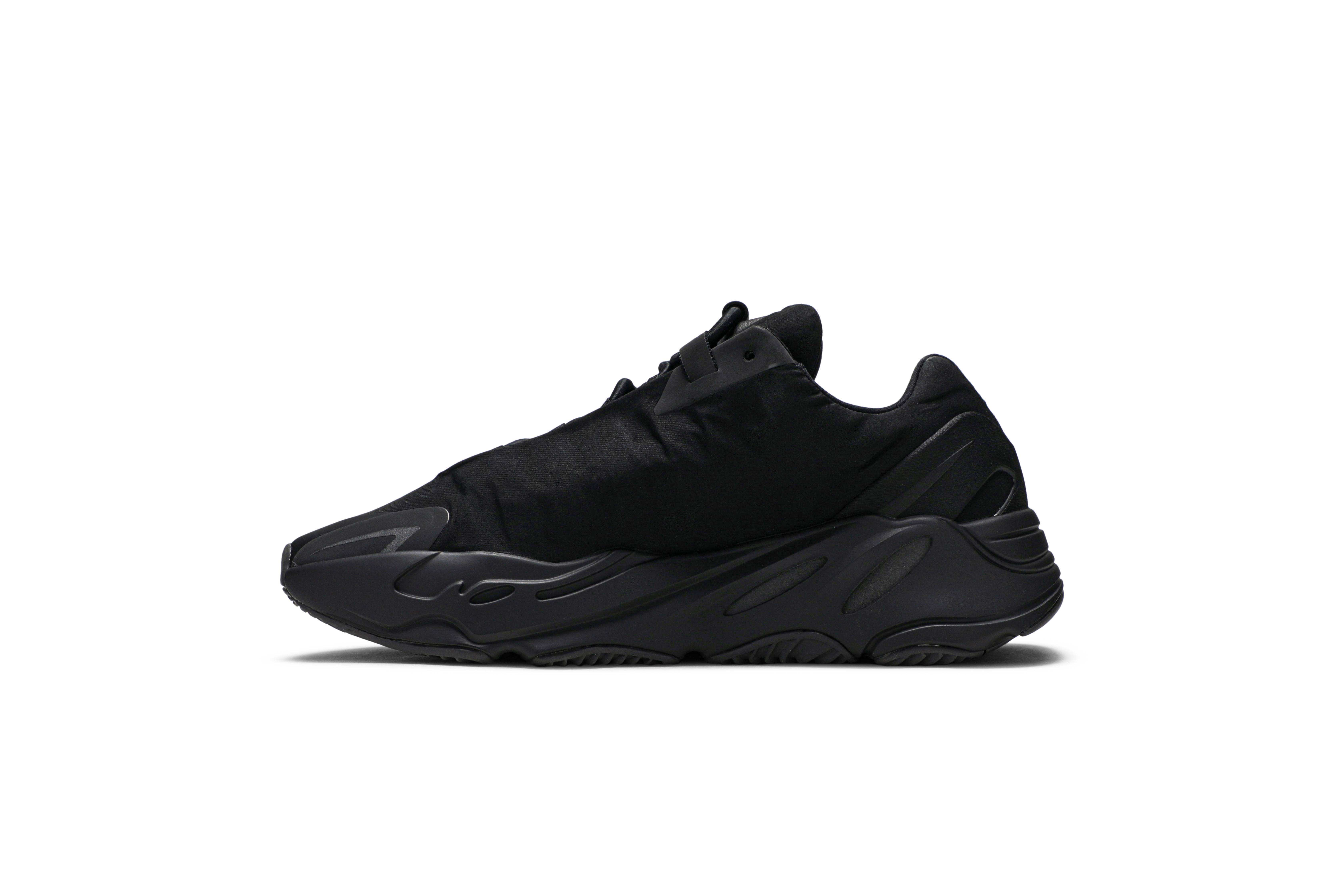 Purchase 愛迪達 Yeezy Boost 700 MNVN '全黑' FV4440