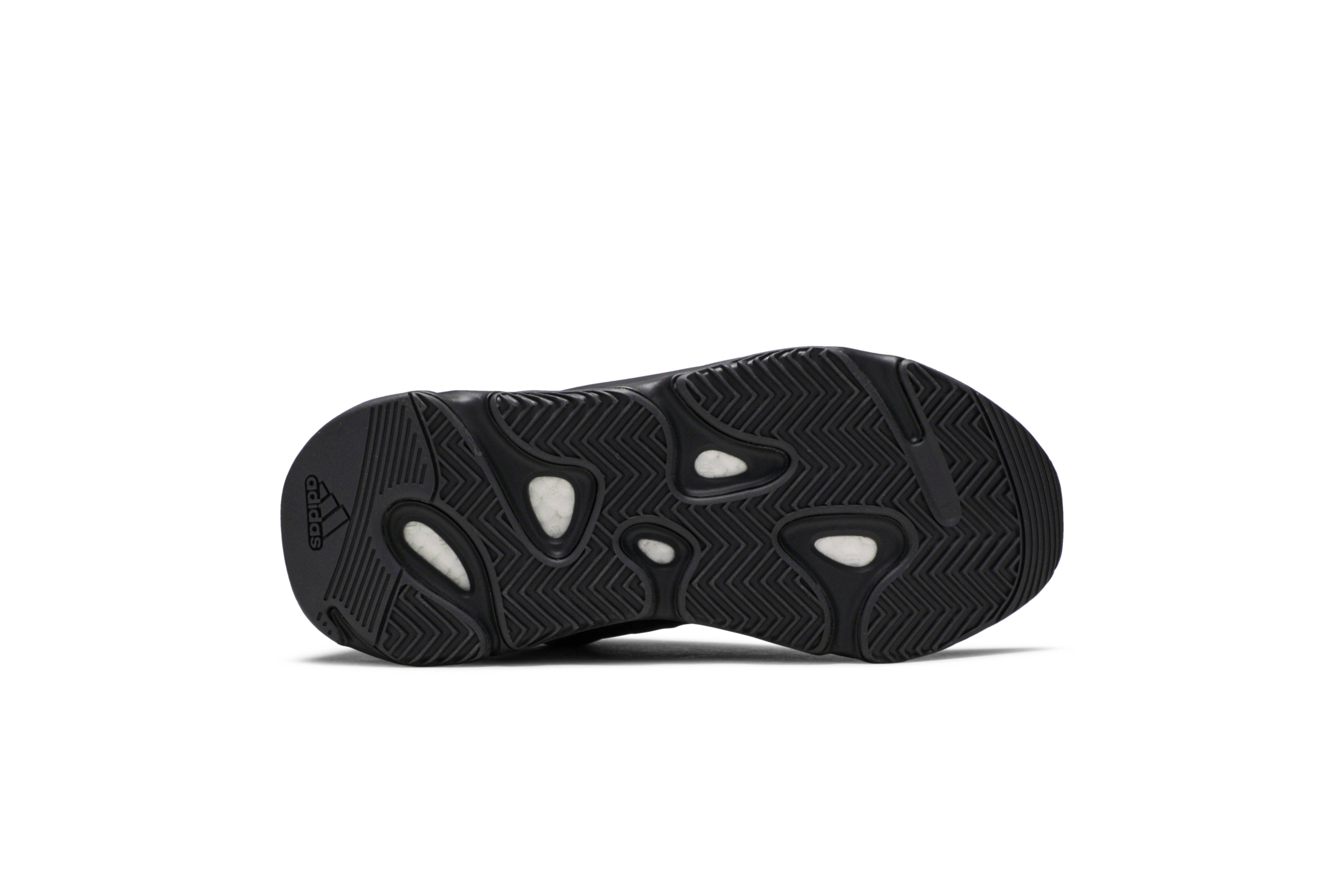 Details for 愛迪達 Yeezy Boost 700 MNVN '全黑' FV4440