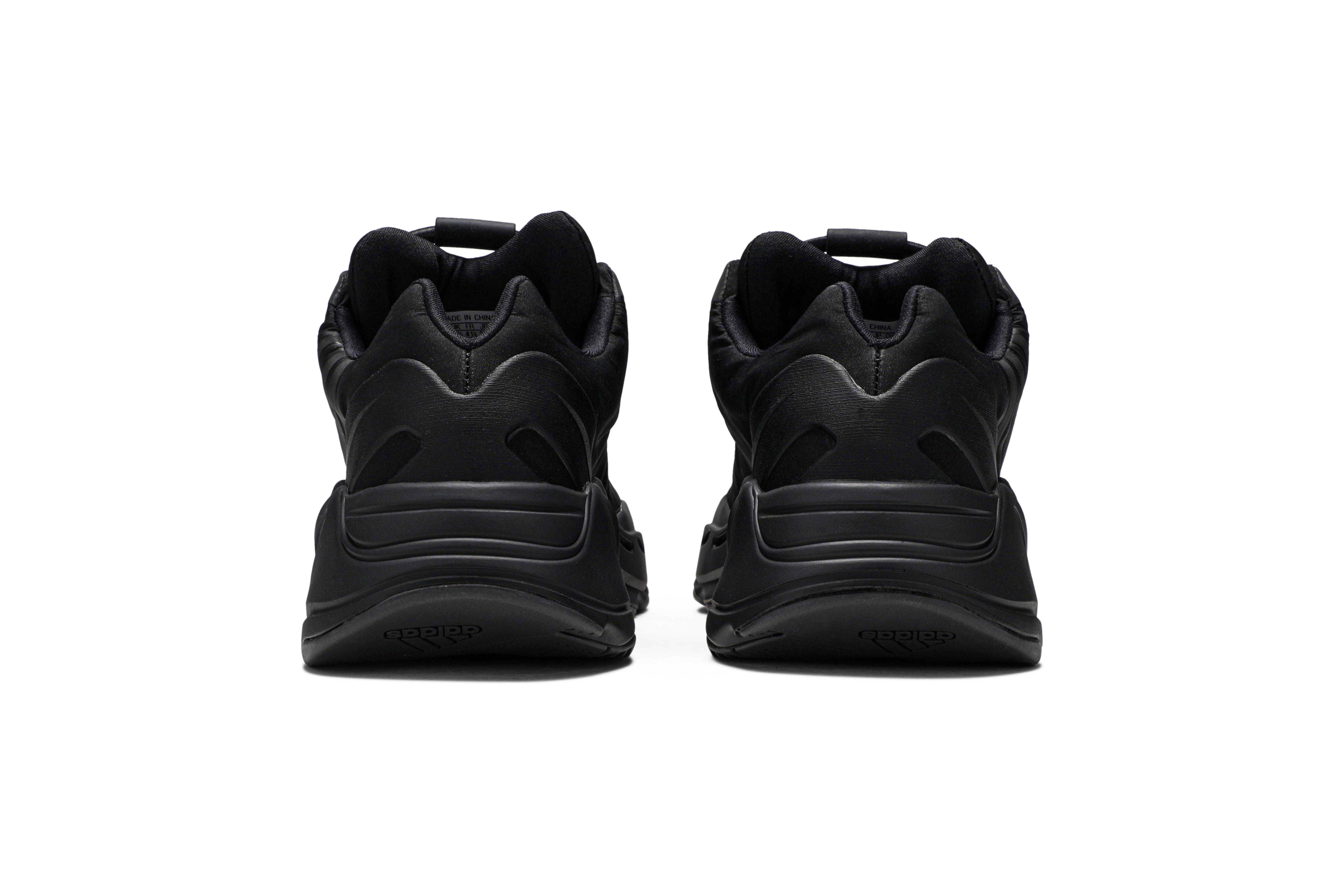Cheap 愛迪達 Yeezy Boost 700 MNVN '全黑' FV4440