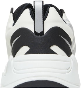 Yeezy Boost 700 MNVN アナログ (レースレス) IG4798 Sizing Yeezy Boost 700 MNVN アナログ (レースレス) IG4798