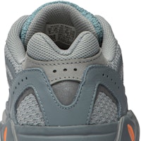 adidas Yeezy Boost 700 V2 'Inertia' Pria/Wanita Sneakers FW2549 Sizing adidas Yeezy Boost 700 V2 'Inertia' Pria/Wanita Sneakers FW2549