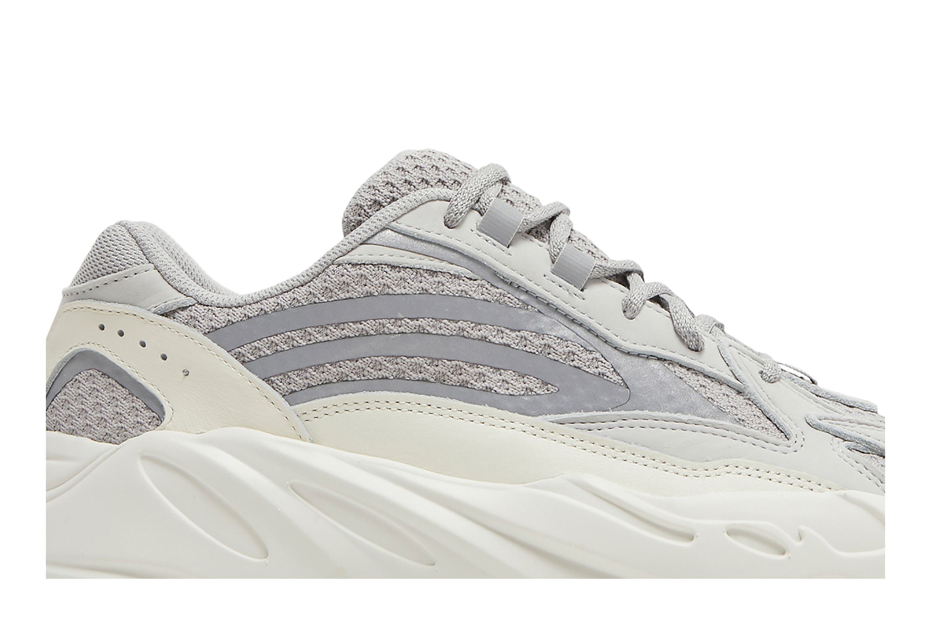Order adidas Yeezy Boost 700 V2 ''Static'' Sneakers Damen/Herren EF2829