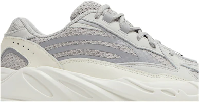 Order adidas Yeezy Boost 700 V2 'Static' Sepatu Pria EF2829
