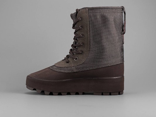 adidas Yeezy Boot 950 'Chocolate' AQ4830 Details for adidas Yeezy Boot 950 'Chocolate' AQ4830