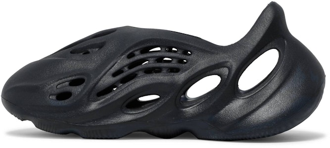 adidas Yeezy Foam Runner 'Biru Mineral' GV7903 Lookbook adidas Yeezy Foam Runner 'Biru Mineral' GV7903