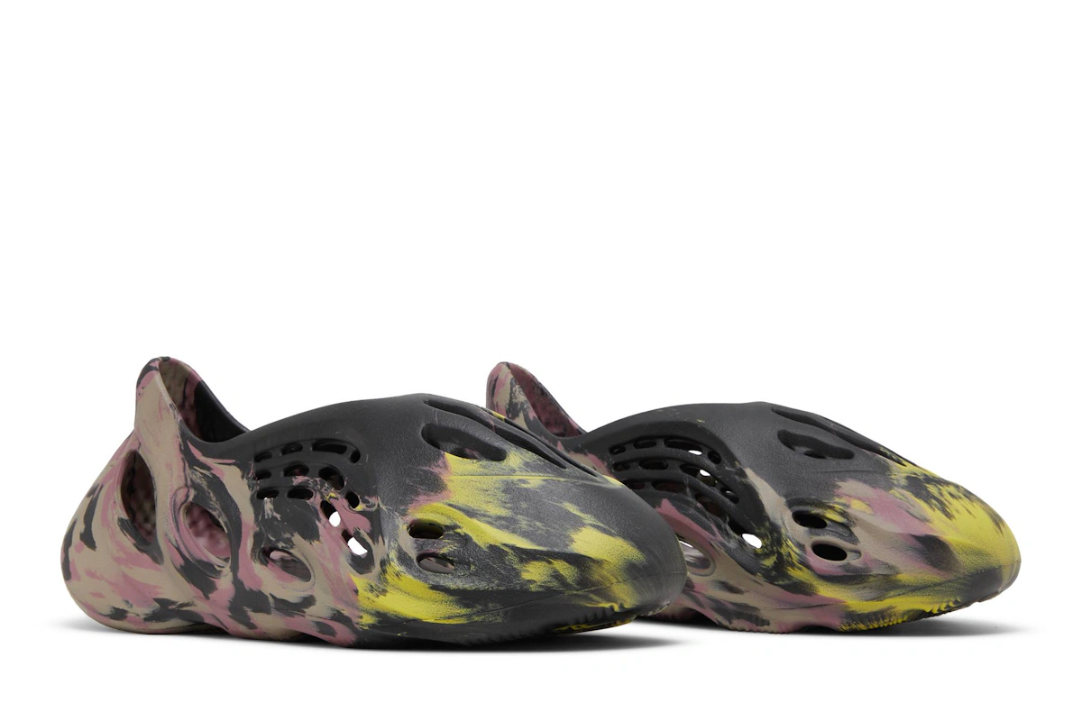 adidas Yeezy Foam Runner 'MX Carbon' IG9562