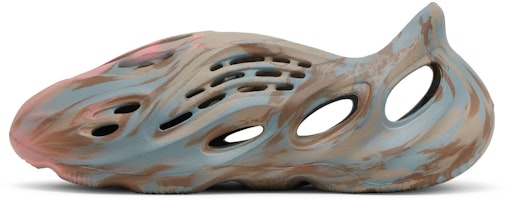 愛迪達 椰子泡沫跑鞋 'MX Sand Grey' GY3969 Lookbook 愛迪達 椰子泡沫跑鞋 'MX Sand Grey' GY3969