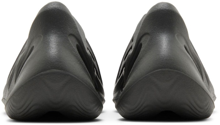 adidas Yeezy Foam Runner Infants 'Carbon' IG5351 Details for adidas Yeezy Foam Runner Infants 'Carbon' IG5351