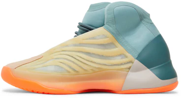 Lookbook adidas Yeezy Quantum ''Hi-Res Coral'' Schuhe HP6595