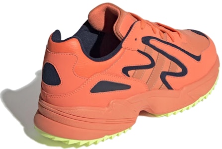 아디다스 영-96 차즘 트레일 '하이-레스 코랄' (Adidas Yung-96 Chasm Trail 'Hi-Res Coral') EF8974 Lookbook 아디다스 영-96 차즘 트레일 '하이-레스 코랄' (Adidas Yung-96 Chasm Trail 'Hi-Res Coral') EF8974