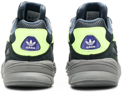 adidas Yung-96 'Carbon' Abu-abu F97180 Details for adidas Yung-96 'Carbon' Abu-abu F97180