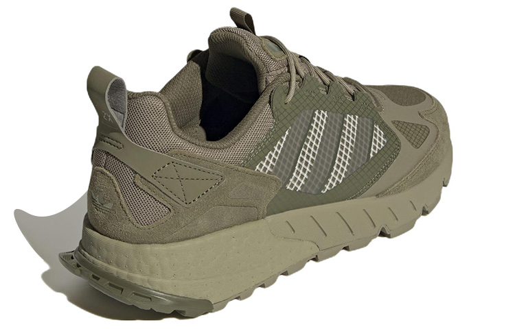 Shop adidas originals Boost 輕便耐磨 低筒 跑步鞋 橄欖綠