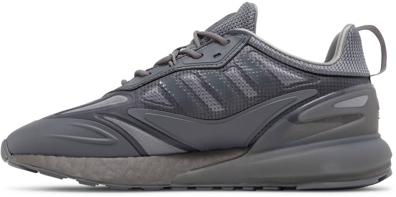 ZX 2Kブースト 2.0 トリプルグレー GZ7742 Lookbook ZX 2Kブースト 2.0 トリプルグレー GZ7742