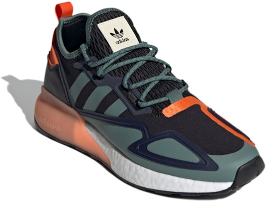 阿迪达斯 ZX 2K Boost "黑色科技绿宝石" FZ0218 Lookbook 阿迪达斯 ZX 2K Boost "黑色科技绿宝石" FZ0218