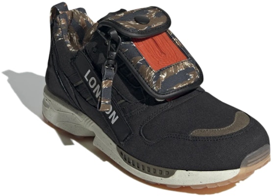 阿迪达斯 ZX 8000 'Out There' 系列 S42592 Lookbook 阿迪达斯 ZX 8000 'Out There' 系列 S42592