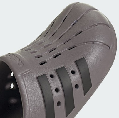 Adilette Clog JI2240 Sizing Adilette Clog JI2240