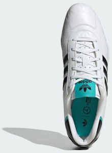 Sepatu Adiracer LO Mercedes-AMG Petronas F1 Tim Sneakers JR4544 Lookbook Sepatu Adiracer LO Mercedes-AMG Petronas F1 Tim Sneakers JR4544