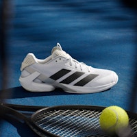 아디제로 우버소닉 5 테니스화 IE1376 Lookbook 아디제로 우버소닉 5 테니스화 IE1376