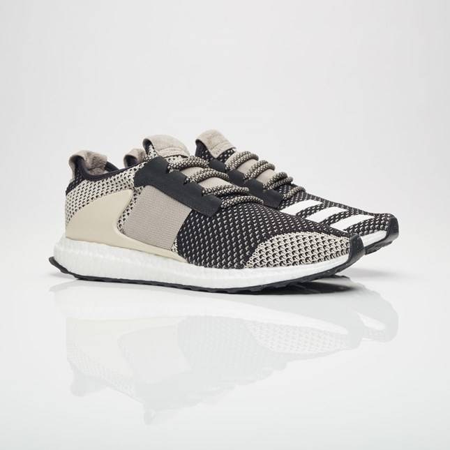 Adidas ultra boost day top one