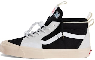 Advisory Board Crystals x Vans Sk8-Hi EXT 'Black/White' VN000BW6BZW1