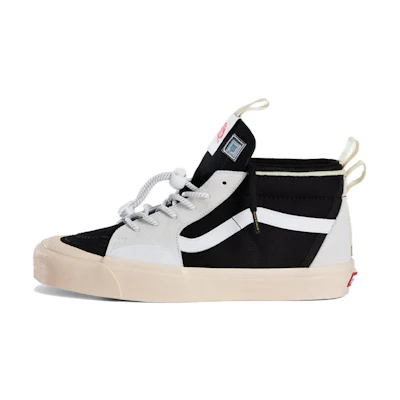 Advisory Board Crystals Vans Sk8-Hi EXT 'Black/White'