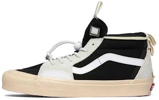 Advisory Board Crystals x Vans Sk8-Hi EXT 'Hitam/Putih' VN000BW6BZW1 Order Advisory Board Crystals x Vans Sk8-Hi EXT 'Hitam/Putih' VN000BW6BZW1