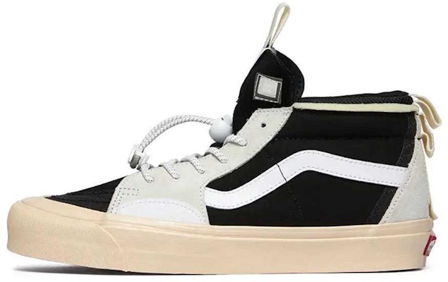 Advisory Board Crystals x Vans Sk8-Hi EXT 'Hitam/Putih' VN000BW6BZW1 Order Advisory Board Crystals x Vans Sk8-Hi EXT 'Hitam/Putih' VN000BW6BZW1