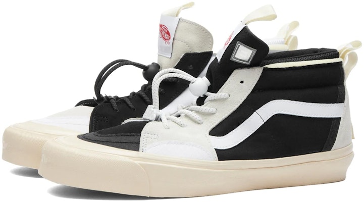 Advisory Board Crystals x Vans Sk8-Hi EXT 'Hitam/Putih' VN000BW6BZW1 Lookbook Advisory Board Crystals x Vans Sk8-Hi EXT 'Hitam/Putih' VN000BW6BZW1