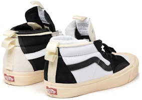 Advisory Board Crystals x Vans Sk8-Hi EXT 'Hitam/Putih' VN000BW6BZW1 Shop Advisory Board Crystals x Vans Sk8-Hi EXT 'Hitam/Putih' VN000BW6BZW1