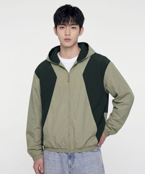 Lookbook AGOD Side-Slit Two-Tone Windbreaker [Light Khaki] A5SLWJ03