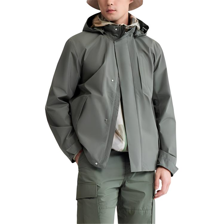 AIGLE  GTX Windproof Waterproof Breathable Jacket with Adjustable Hood. AY293