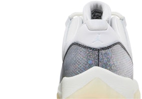 Air Jordan 11 Low "蛇年" HQ7000-001 Sizing Air Jordan 11 Low "蛇年" HQ7000-001