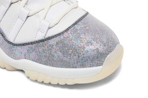 Air Jordan 11 Low "蛇年" HQ7000-001 1