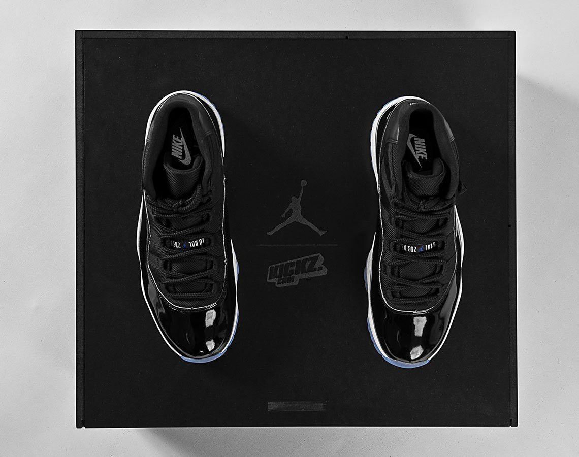 Shop Air Jordan 11 Retro 2016 - Kotak Istimewa Kickz 'Space Jam' 378037-003-S