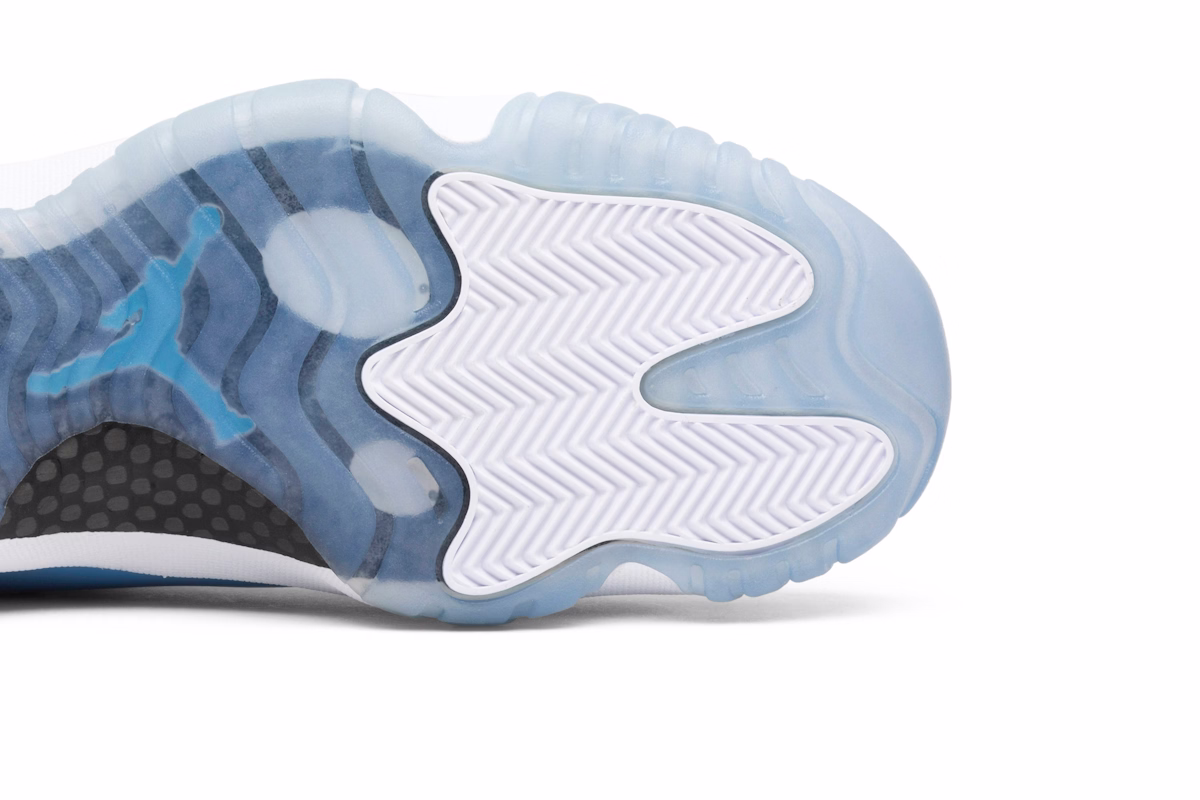 Air Jordan 11 Retro 'Pantone' 689479-405