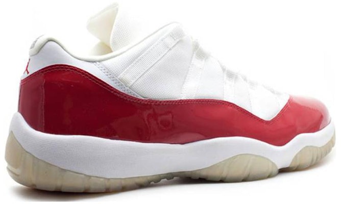 에어 조던 11 레트로 로우 '체리' (2001) 136053-161 Lookbook 에어 조던 11 레트로 로우 '체리' (2001) 136053-161