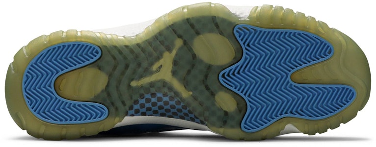 에어 조던 11 레트로 로우 '컬럼비아' (2001) 136053-141 Shop 에어 조던 11 레트로 로우 '컬럼비아' (2001) 136053-141