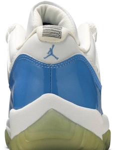 에어 조던 11 레트로 로우 '컬럼비아' (2001) 136053-141 Sizing 에어 조던 11 레트로 로우 '컬럼비아' (2001) 136053-141