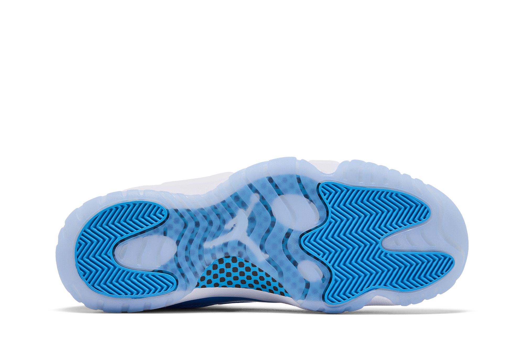 Shop Air Jordan 11 低帮复刻版 2026 '北卡蓝' FV5104-100