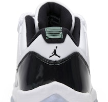 에어 조던 11 레트로 로우 '에메랄드' 528895-145 Sizing 에어 조던 11 레트로 로우 '에메랄드' 528895-145