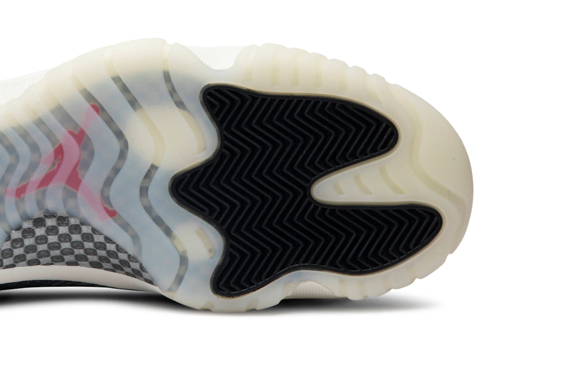 Air Jordan 11 Retro Low 'Light Bone Snakeskin' CD6846-002