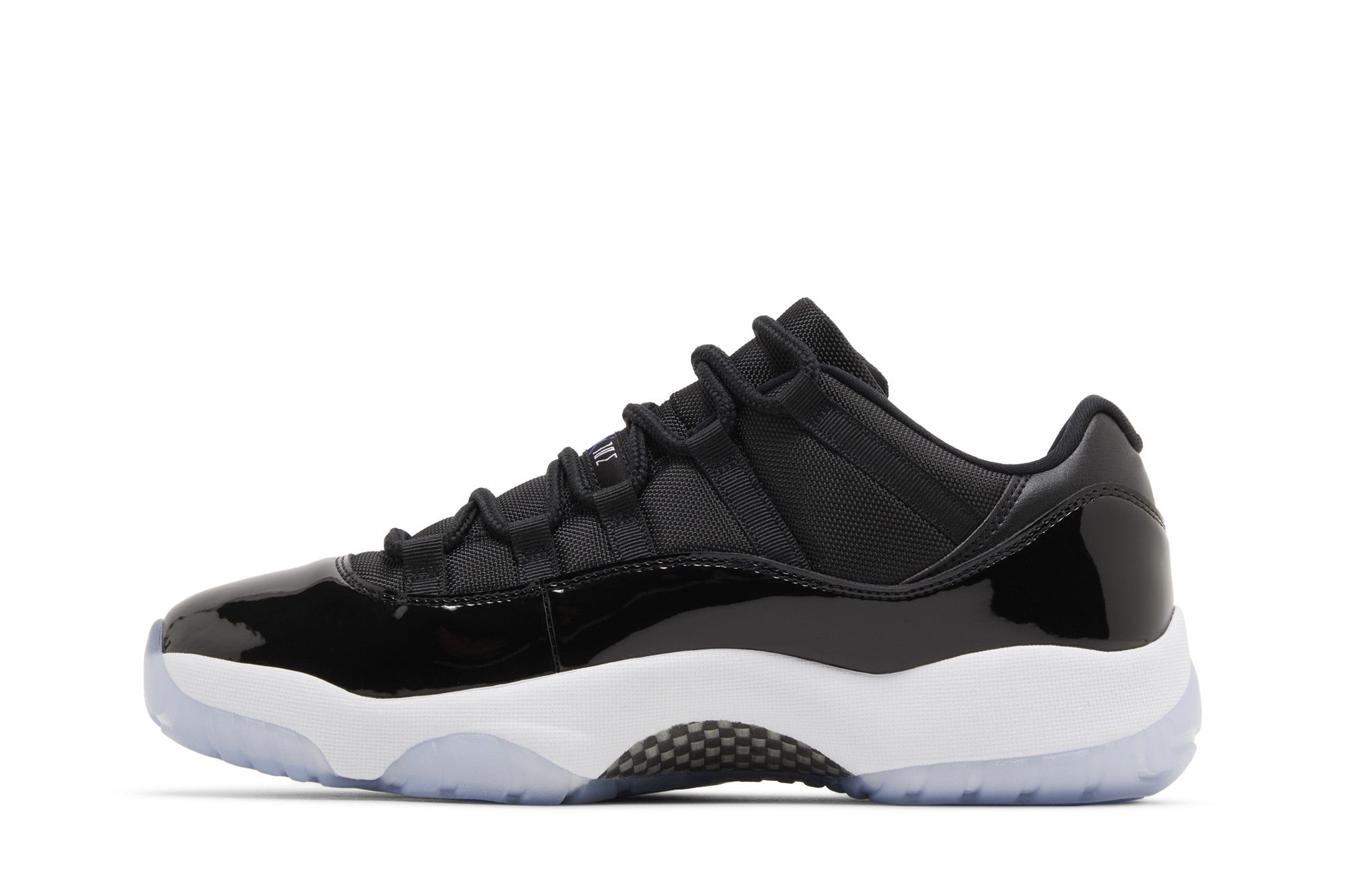 Shop 喬丹 Air Jordan 11 Low “Space Jam” 減震透氣 低筒 復古籃球鞋 男款 黑白