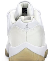 Air Jordan 11 Retro Low 'Putih Kelabu Zen Cerah' 136053-101 Sizing Air Jordan 11 Retro Low 'Putih Kelabu Zen Cerah' 136053-101