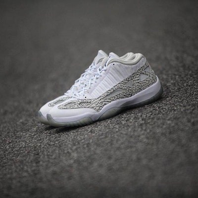 Air Jordan 11 Retro Low IE 'Cobalt' 2015 306008-102 Details for Air Jordan 11 Retro Low IE 'Cobalt' 2015 306008-102