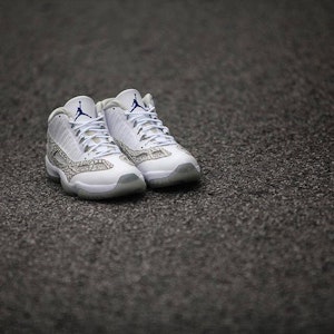 Air Jordan 11 Retro Low IE 'Cobalt' 2015款 306008-102 Sizing Air Jordan 11 Retro Low IE 'Cobalt' 2015款 306008-102