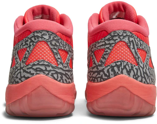 Jordan 11 retro top low ie flash crimson