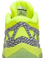 Air Jordan 11 Retro Low IE 'Volt' 919712-700 (Warna Neon Hijau) Sizing Air Jordan 11 Retro Low IE 'Volt' 919712-700 (Warna Neon Hijau)
