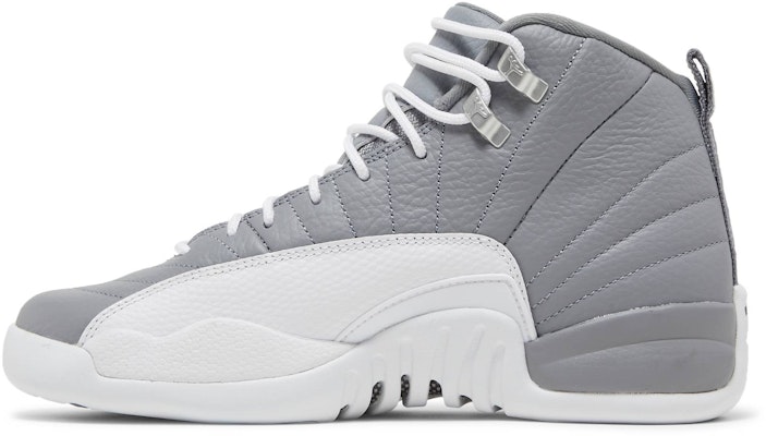 (Sekolah Dasar) Air Jordan 12 Retro 'Stealth' 153265-015 Lookbook (Sekolah Dasar) Air Jordan 12 Retro 'Stealth' 153265-015