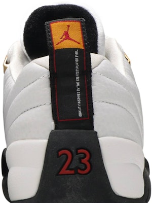 Air Jordan 12 复刻低帮 2004 'Taxi' 球鞋 308317-101 Sizing Air Jordan 12 复刻低帮 2004 'Taxi' 球鞋 308317-101