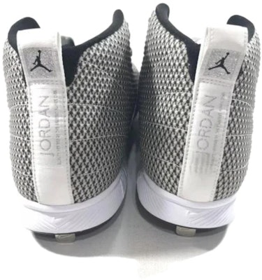 Air Jordan 12 Retro MCS 'Putih' 854566-100 Lookbook Air Jordan 12 Retro MCS 'Putih' 854566-100